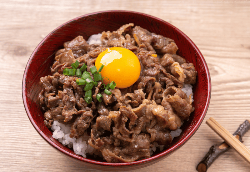 人気の簡単丼ぶりレシピをアレンジするコツ